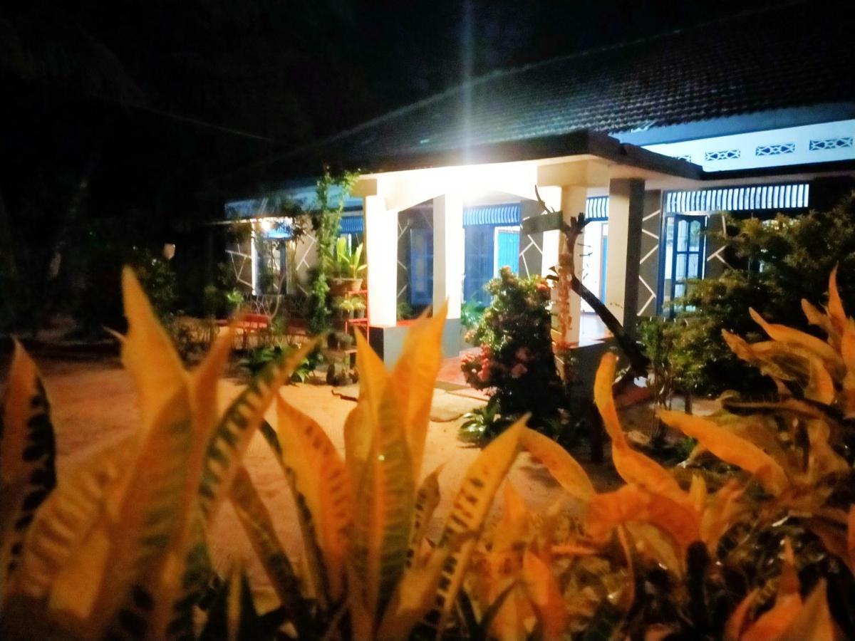 Hotel Eastwind Surf Camp Arugam Bay Exterior foto
