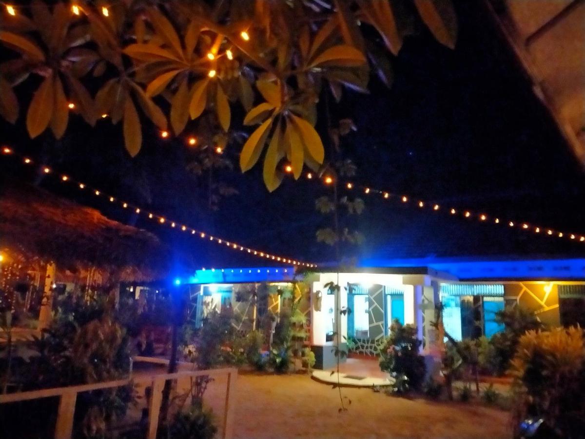 Hotel Eastwind Surf Camp Arugam Bay Exterior foto