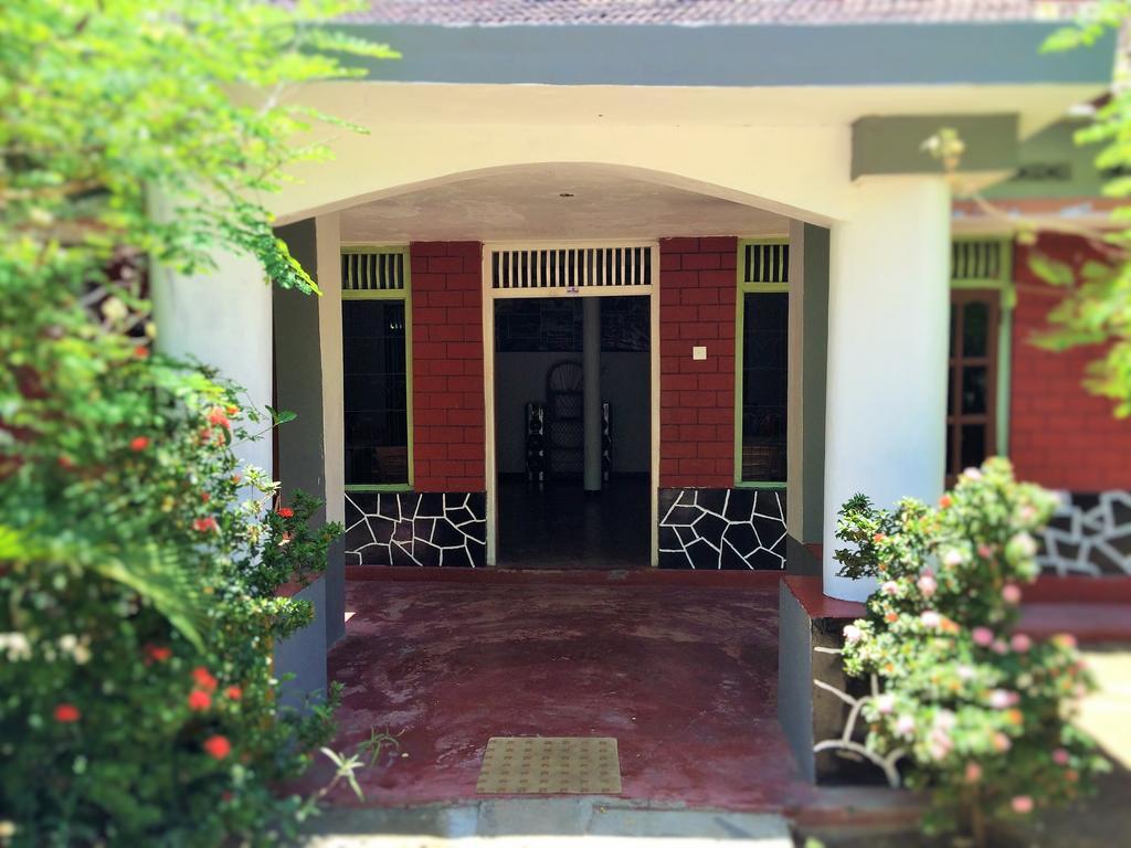 Hotel Eastwind Surf Camp Arugam Bay Exterior foto