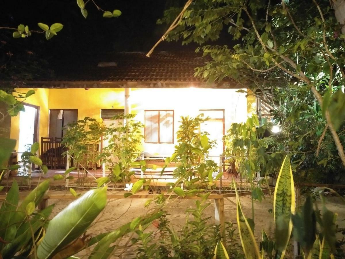Hotel Eastwind Surf Camp Arugam Bay Exterior foto