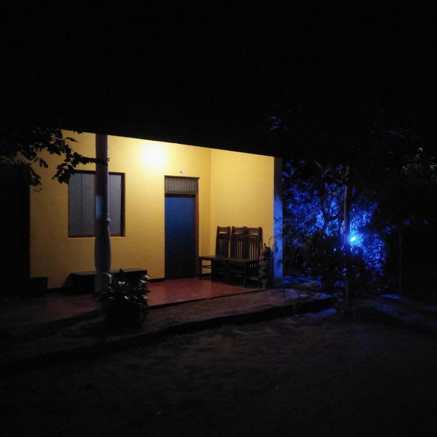 Hotel Eastwind Surf Camp Arugam Bay Exterior foto