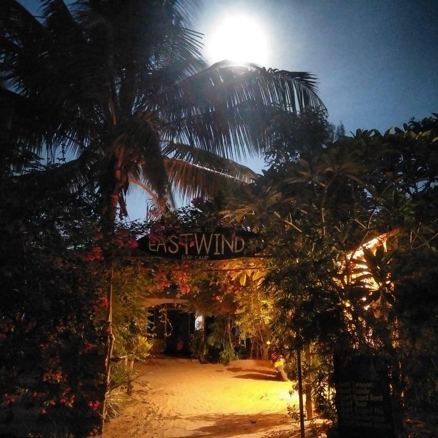 Hotel Eastwind Surf Camp Arugam Bay Exterior foto
