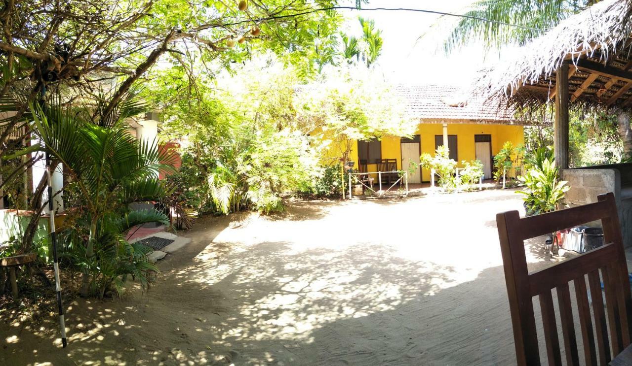 Hotel Eastwind Surf Camp Arugam Bay Exterior foto